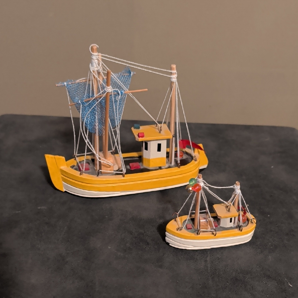 Charming Yellow Wooden Boat Set
